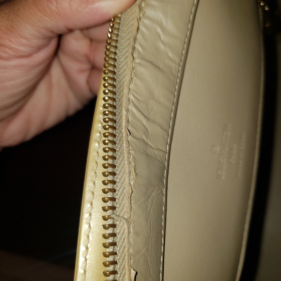 Louis Vuitton - Picture 15 of 16